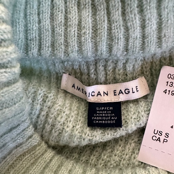 NWT American Eagle Green Crew Neck Sweater - Size S - Picture 3 of 4